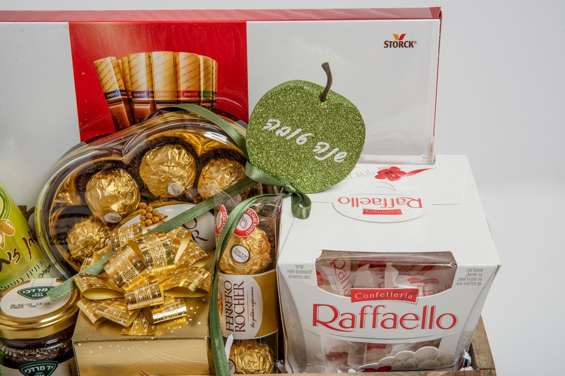 מארז מהודר בקופסה מעץ