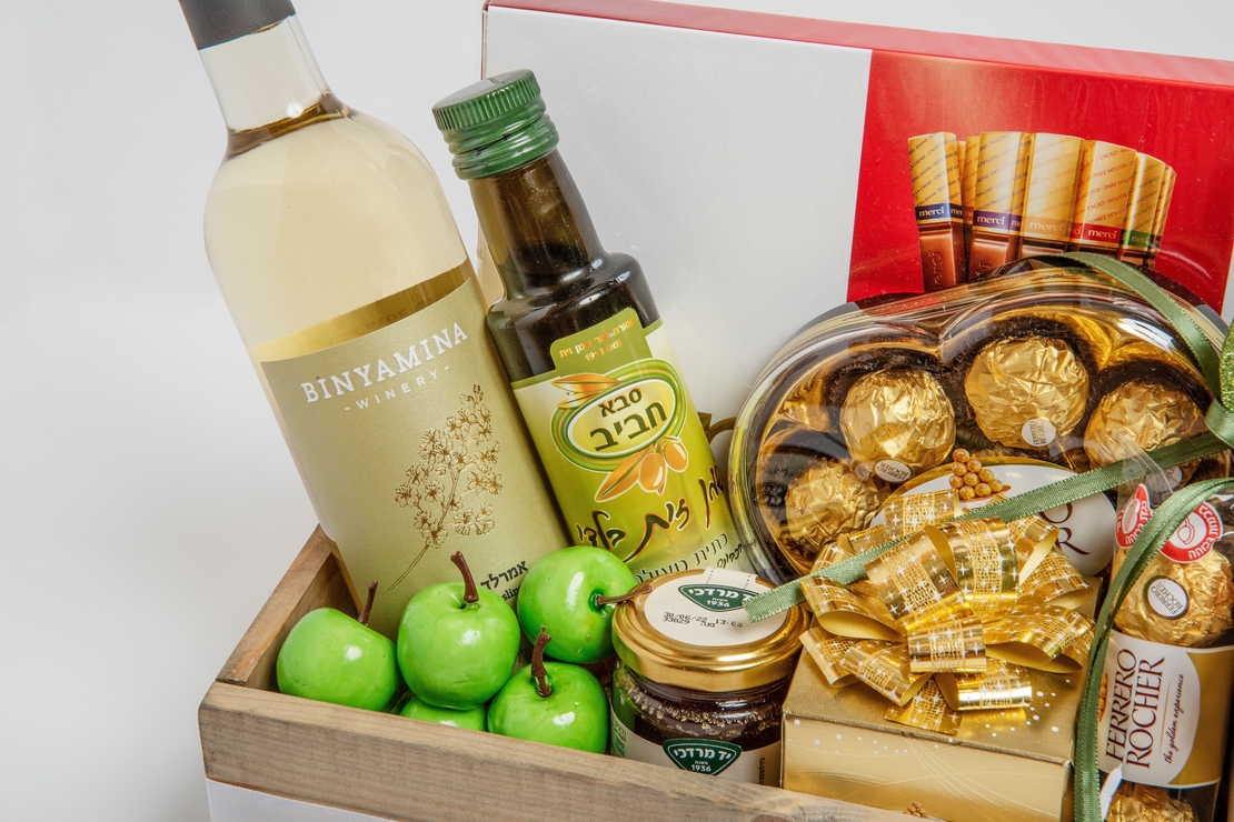 מארז מהודר בקופסה מעץ