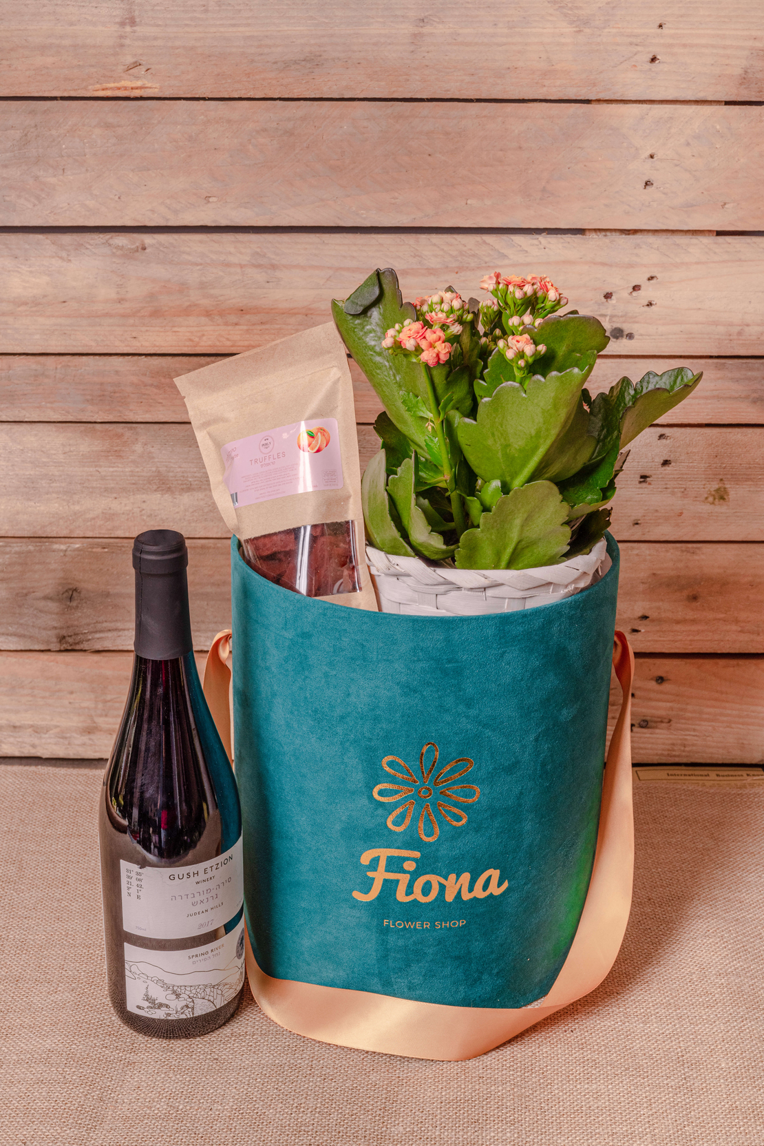 Box with widow's-thrill, wine and french chocolate