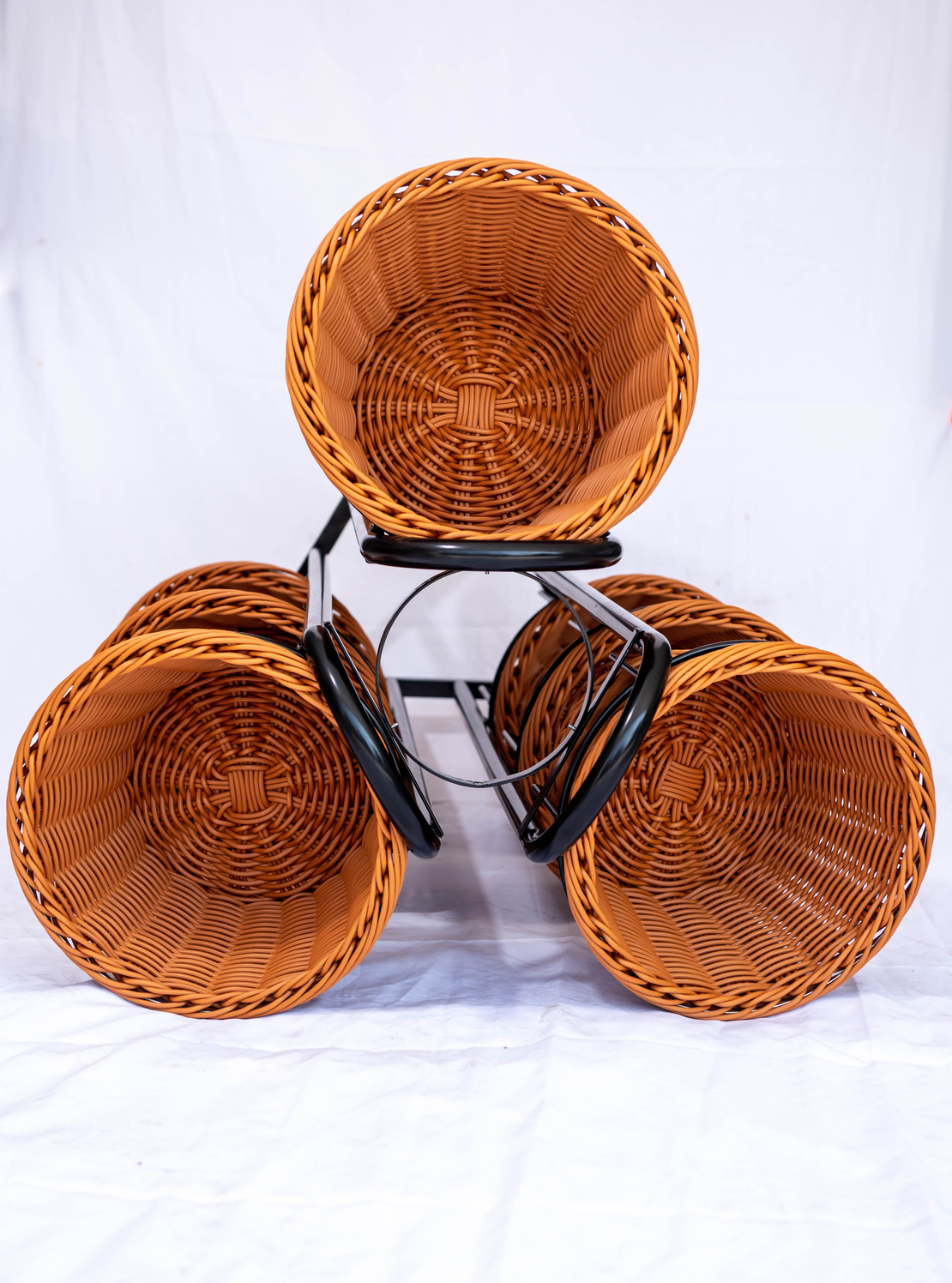 מתקן תצוגה מעוצב - פרח סלסלות עגולות 