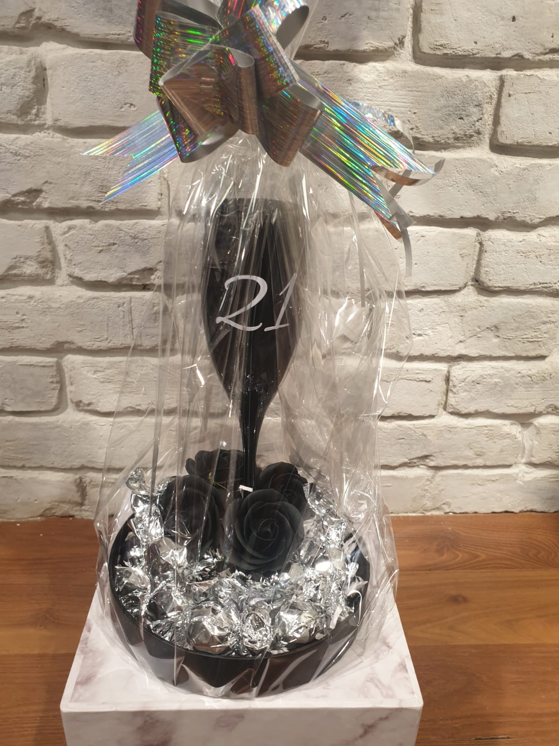 מארז כוס ושוקולדים 233