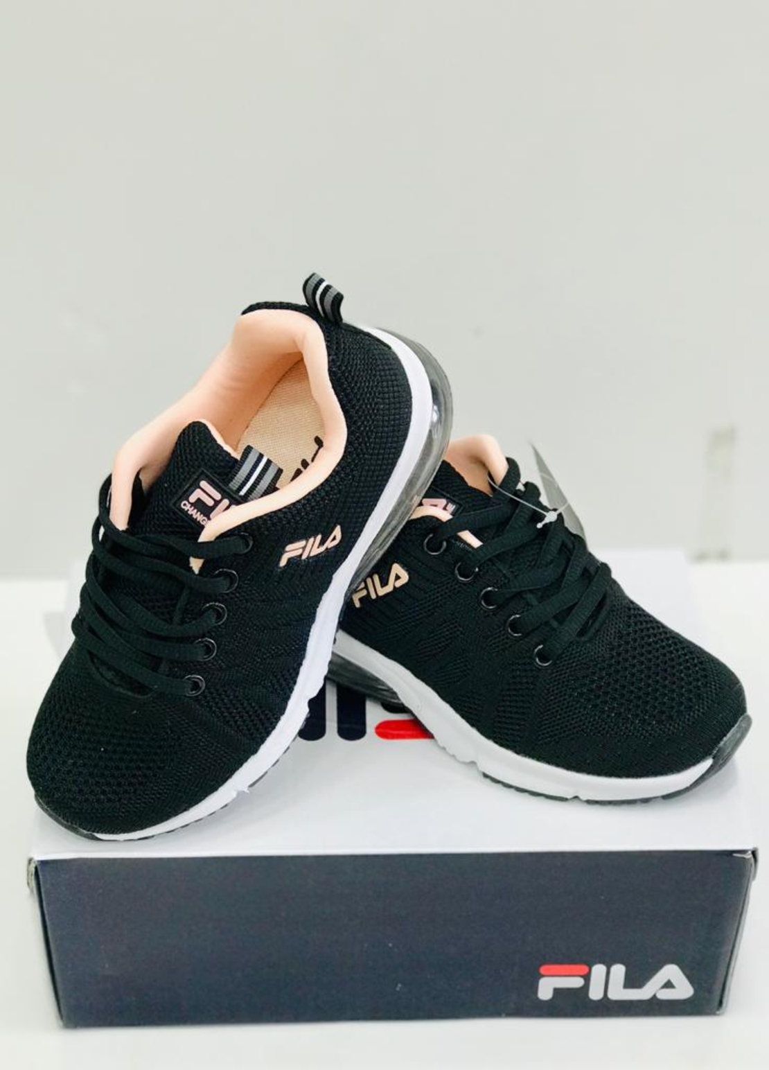 נעל FILA שחור אפור לבנות (31-36)