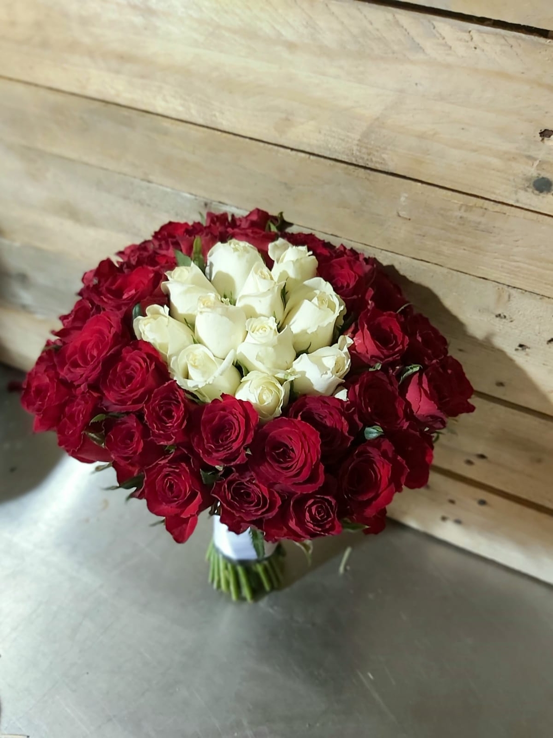 The pomander bridal bouquet in white and red