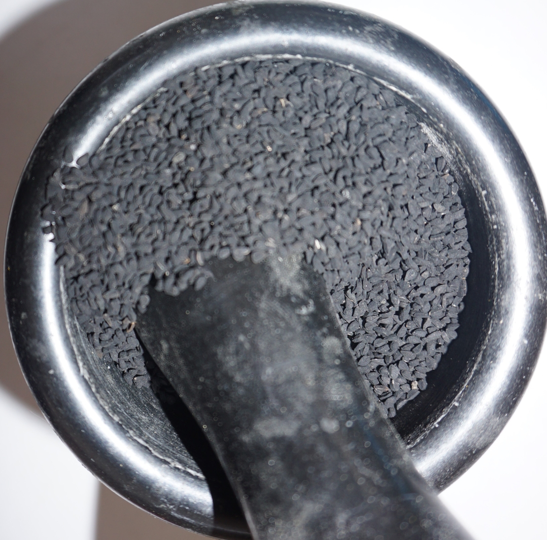 קצח הגינה- (טְקוּר אַזְמוּד)ጥቁር አዝሙድ