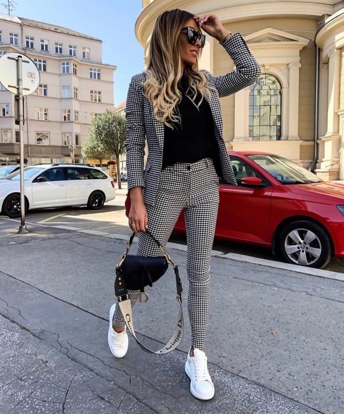 חליפת עסקים משבצות 