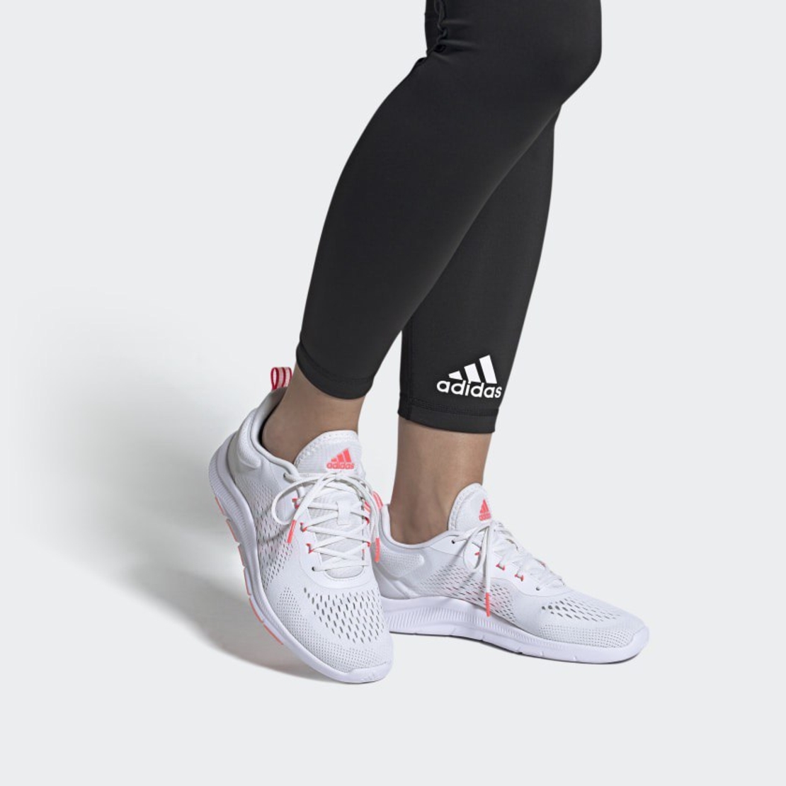 נעלי אדידס נשים | Adidas Novamotion 