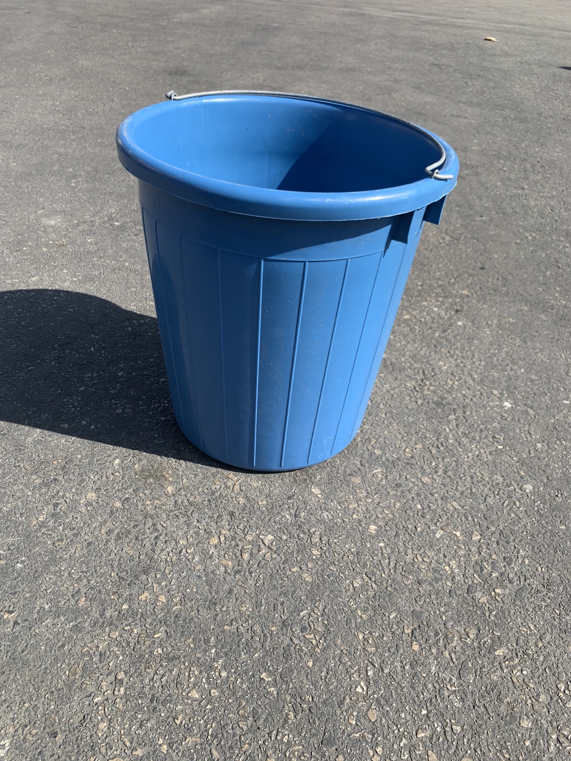 פח כחול 25 ליטר 