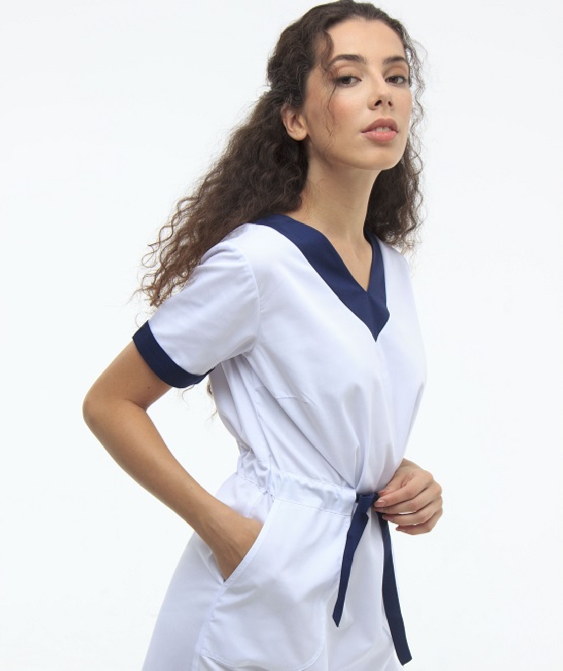 שמלת מדים צבע לבן עם פס כחול כהה 130