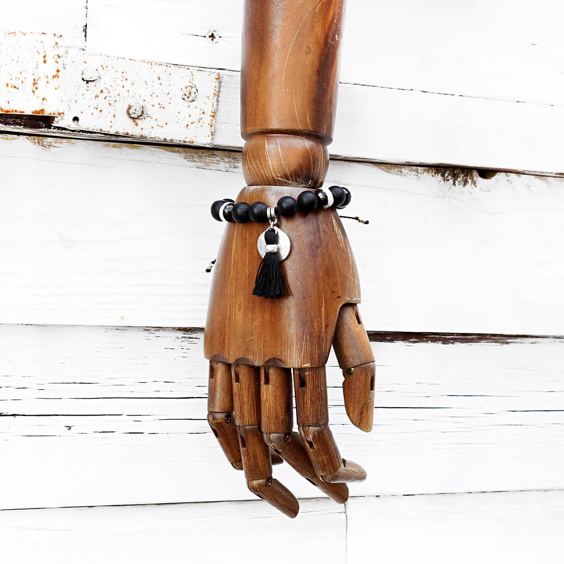 צמיד גדיל אבנים - שחור, כסף