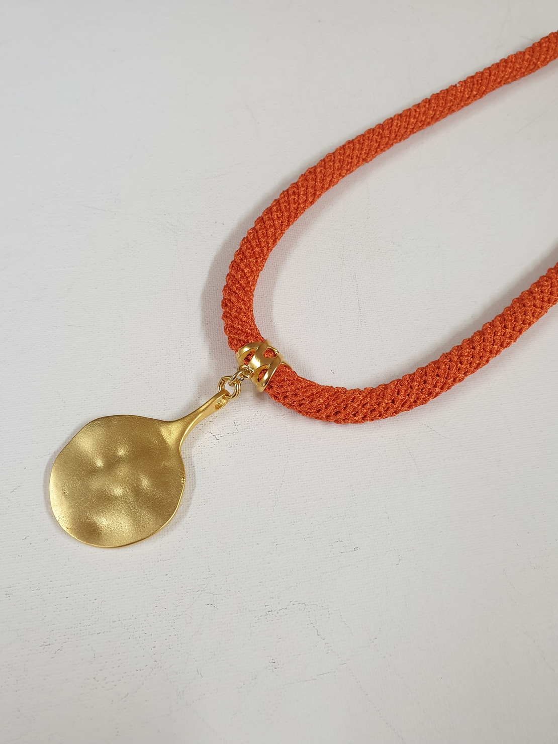 שרשרת ארוכה כתום / זהב - שירה