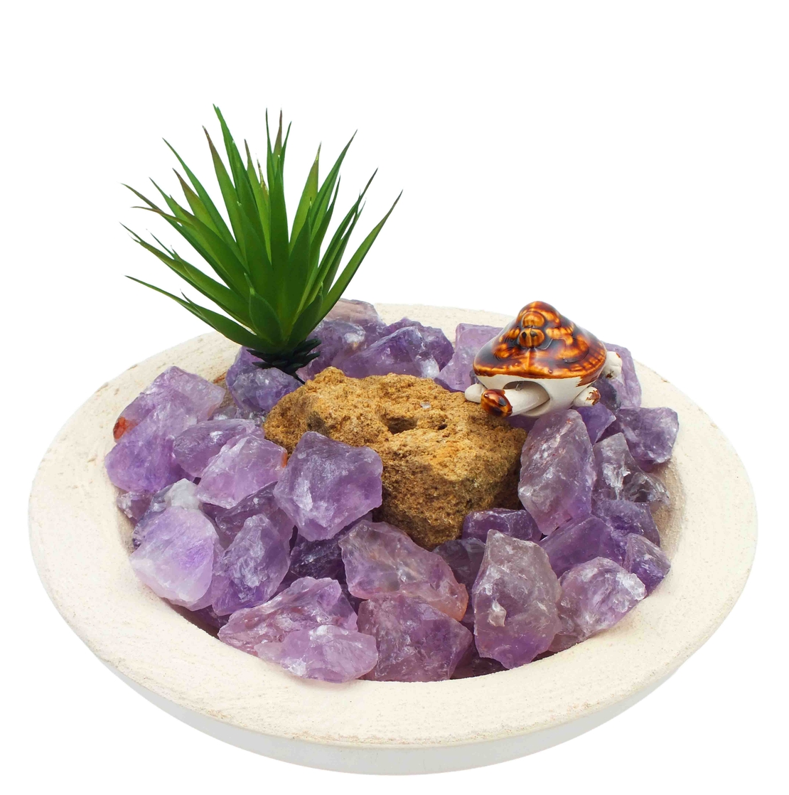 מזרקה עם אמטיסט גולמי בקערה עגולה לבנה 