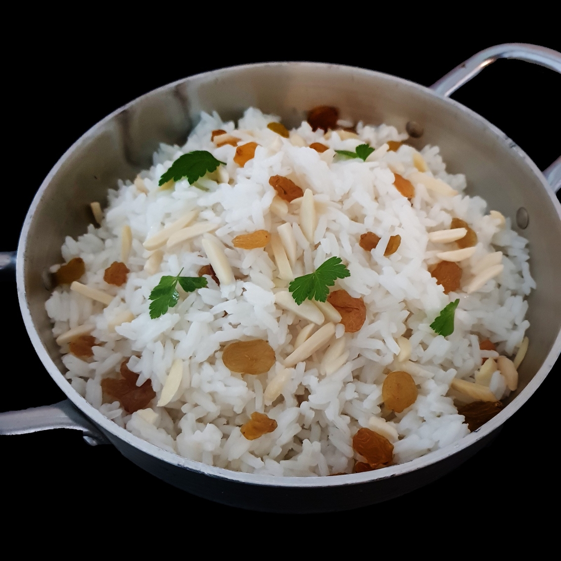 אורז שקדים וצימוקים