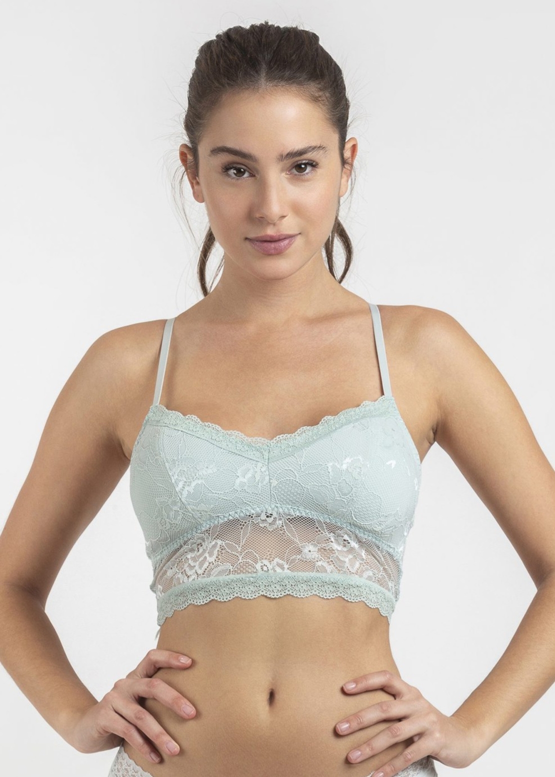 גוזיית תחרה X בגב וקאפ נשלף FEMINA