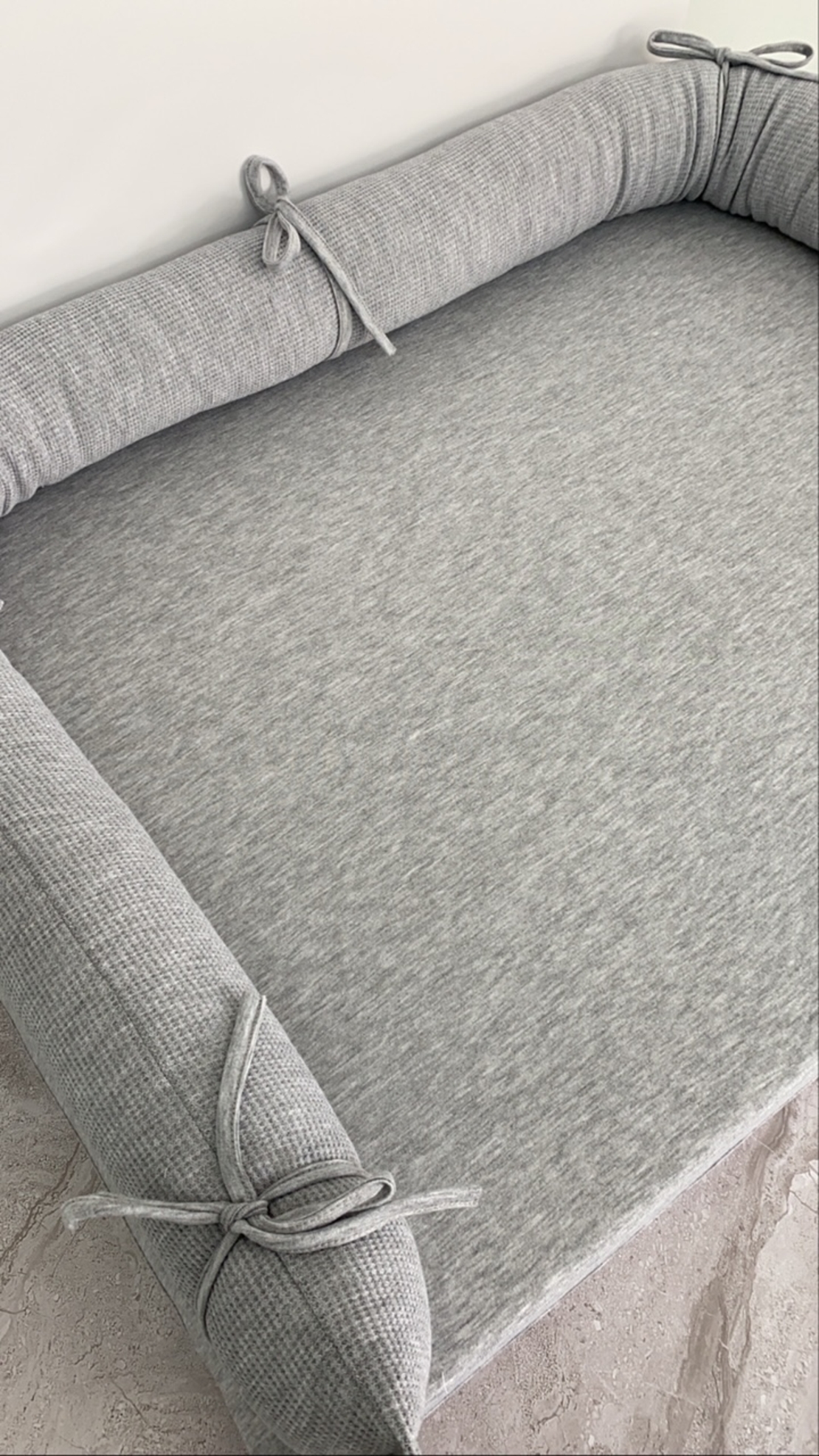 כיסוי למשטח החתלה +נחשוש | 4 צבעים לבחירה