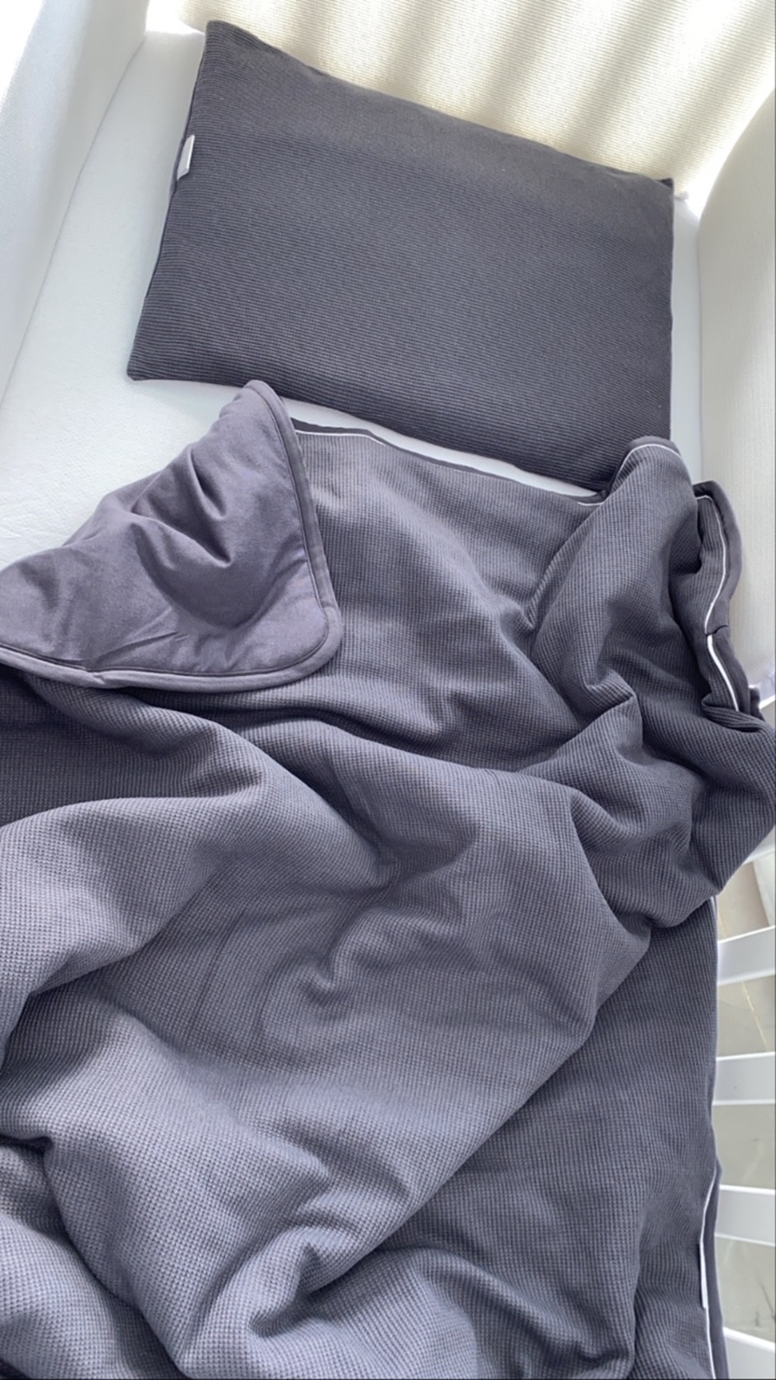 שמיכת קיץ למיטת תינוק | ג'רסי וופל גרפית