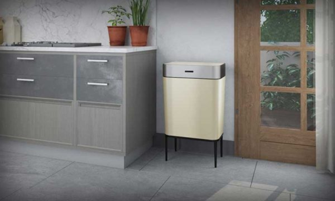 פח אשפה אוטומטי מעוצב 60 ליטר RAZCO דגם Prestige