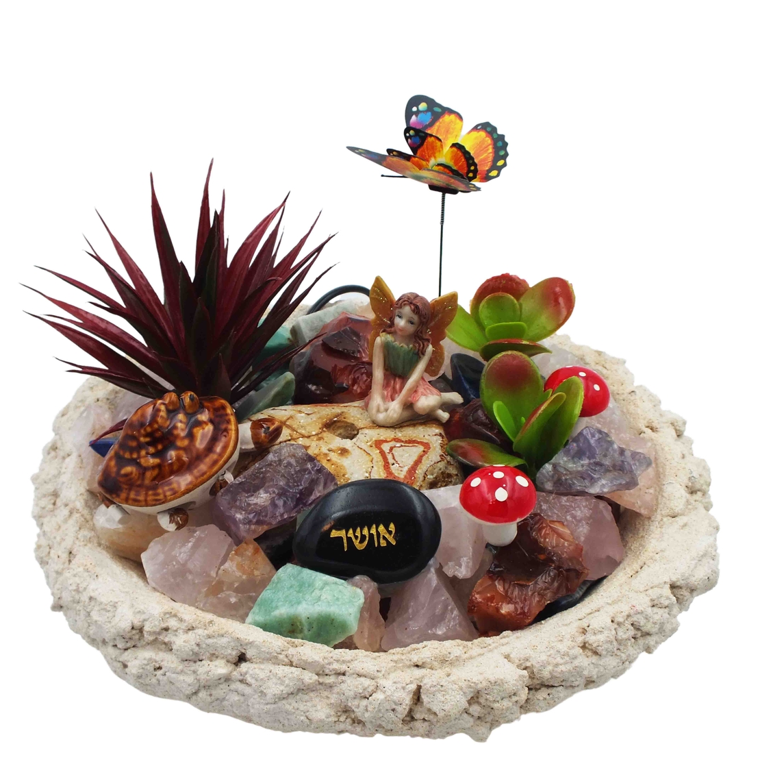 מזרקת מעיין נובע עם מגוון קריסטלים