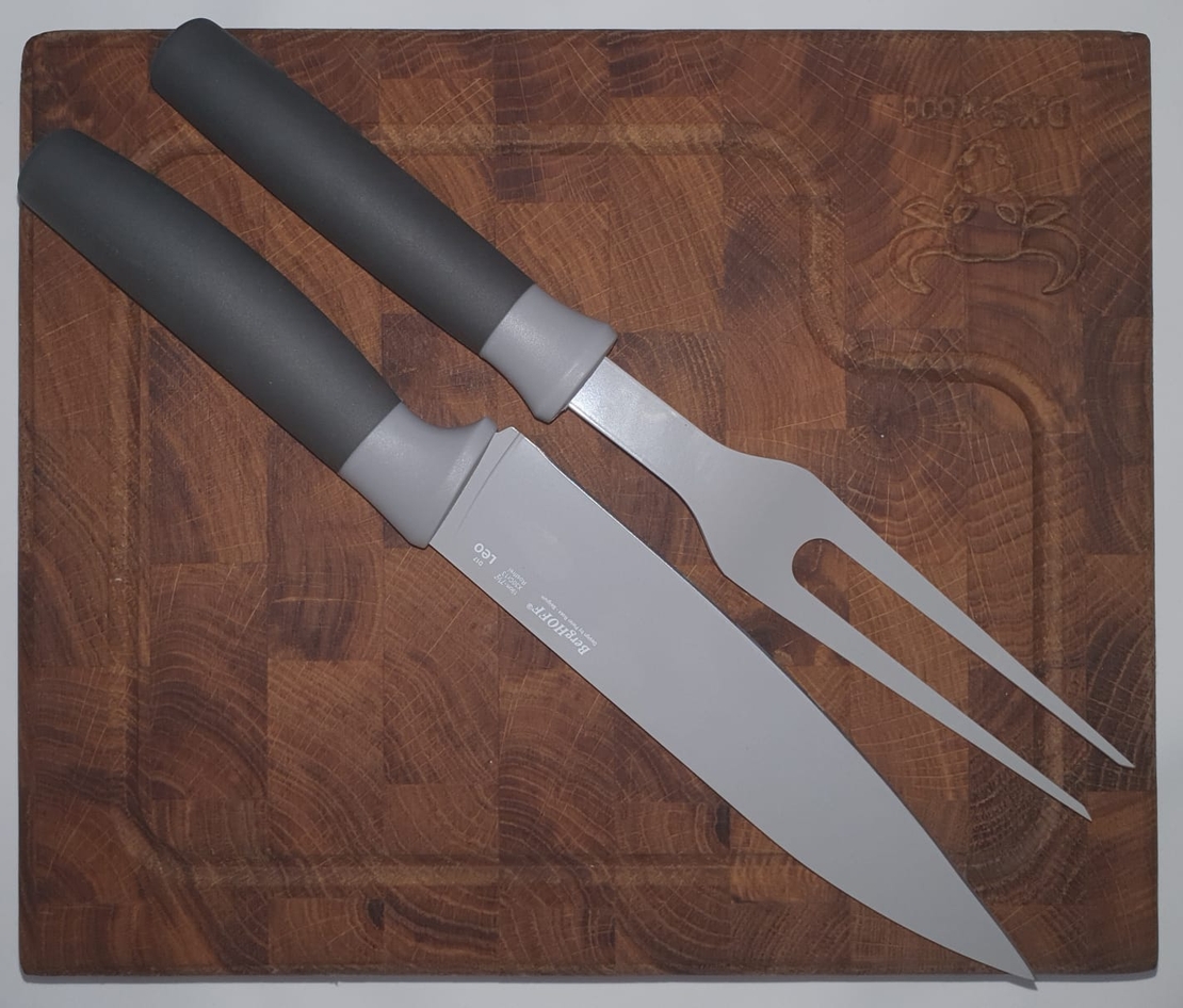 בוצר D.K.S 25*30*4 + סט ברביקיו  BergHOFF (סכין פריסה 19 ס