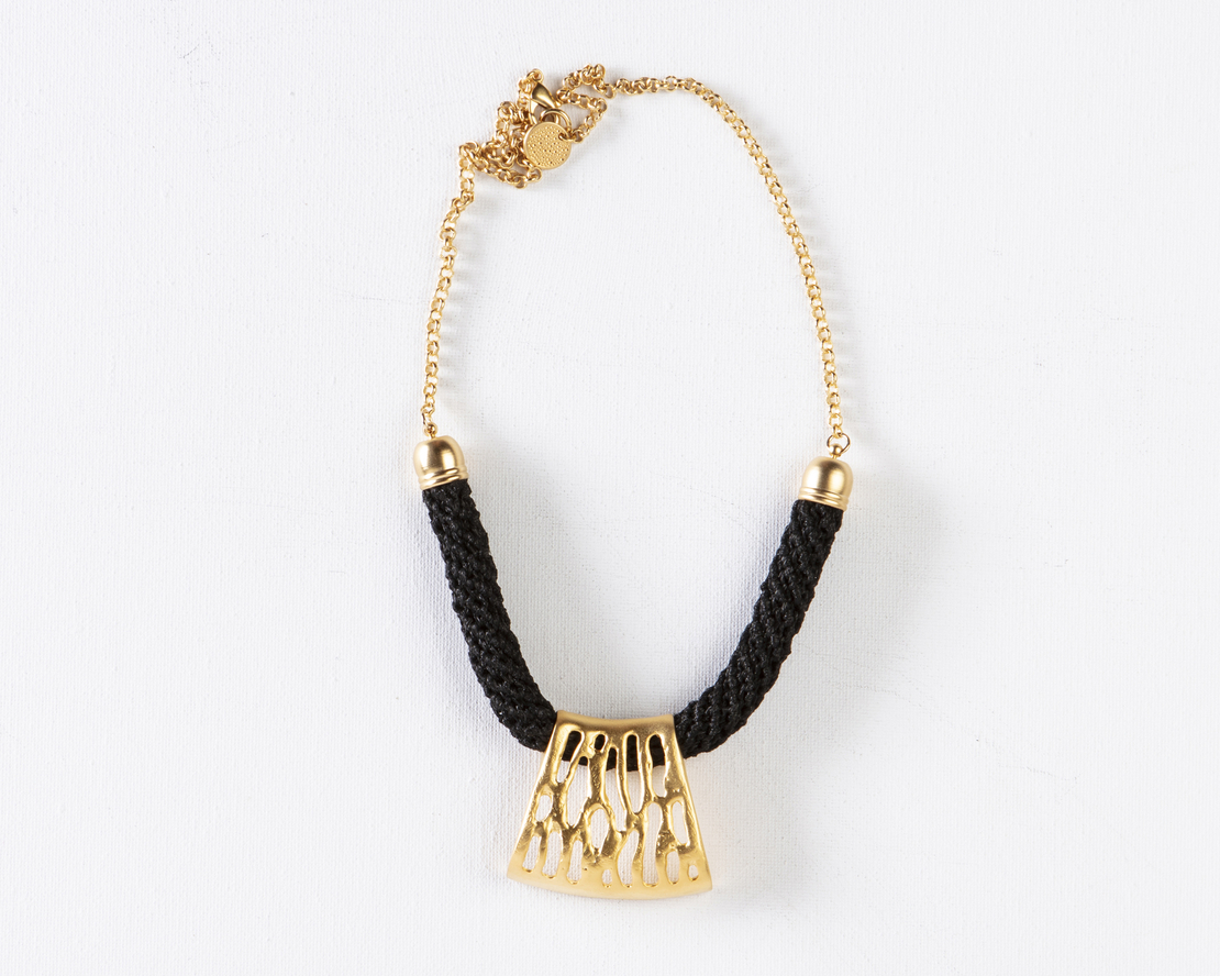 שרשרת שחור / זהב - שירה  