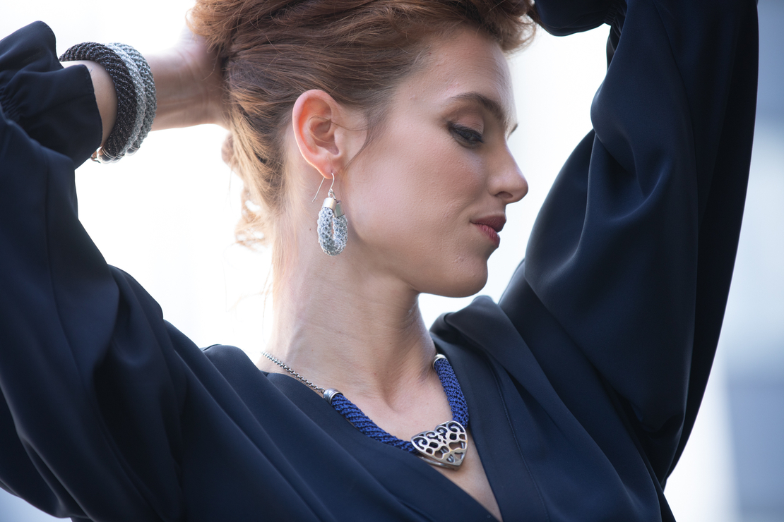 שרשרת רותם | תכשיט תליון לב תחרה | תכשיט כחול & כסף