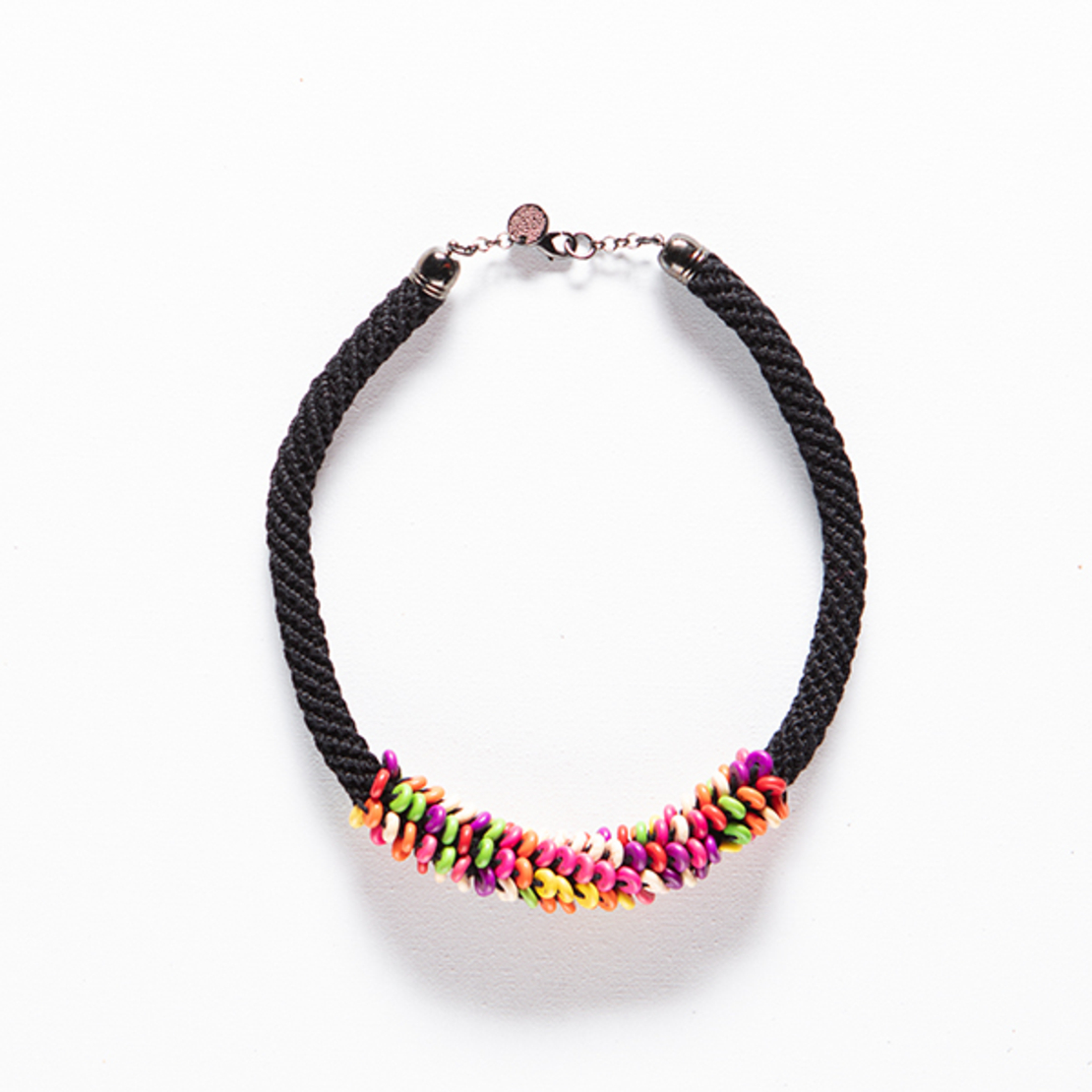 שרשרת אופירה | תכשיט חרוזים צבעוניים | תכשיט שחור & חרוזים צבעוניים 