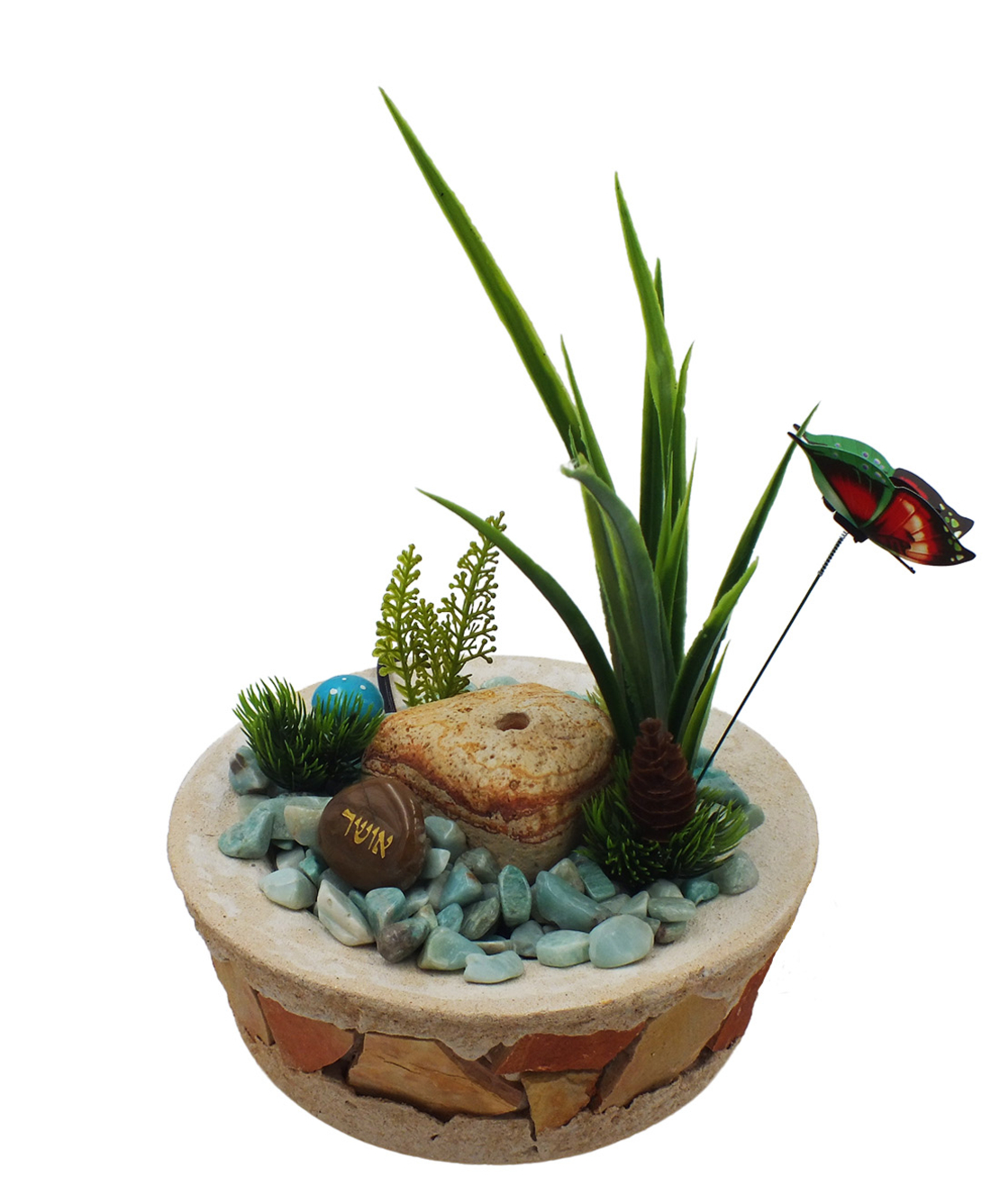 מזרקת מעיין נובע בקערה עגולה מעוטרת שברי אבנים - אמזונייט