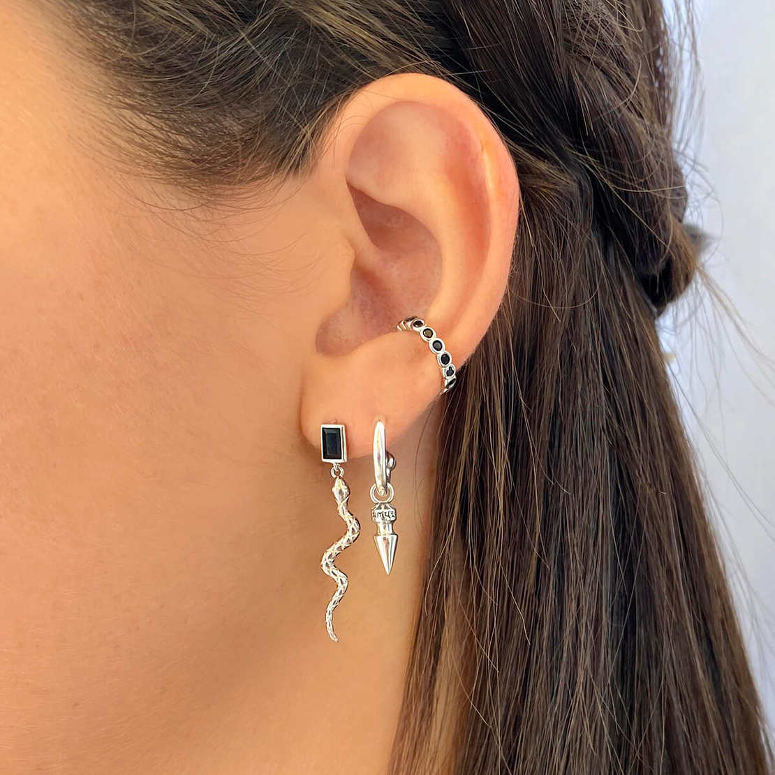 עגיל חבק עיגולים זירקונים שחורים - כסף 925 