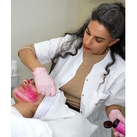 קוסמטיקאית בנתניה: חדווה בכר – מומחיות בשיקום העור ואסתטיקה