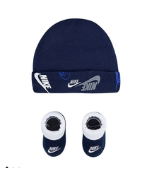 מארז כובע ונעליים NIKE כחול כהה כיתובי nike בקצה מידה 0-6 חודשים