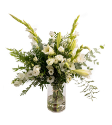 An elegant white bouquet