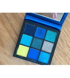 Huda Beauty Sapphire Obsessions Palette