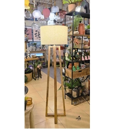 מנורת רגל עץ שי