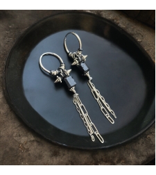 Elegant Noir earrings
