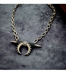 Gentle luna choker