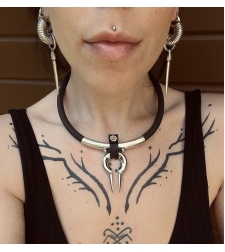 Morticia choker