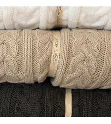 שמיכה סרוגה