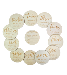 סט 12 דיסקיות מעץ לתיעוד וצילום התינוק/ת