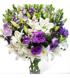 Bouquet of purple lisianthus and white lily