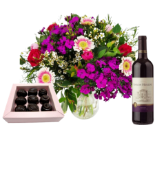 Flower bouquet - Pesach in Madrid with chocolate and wine