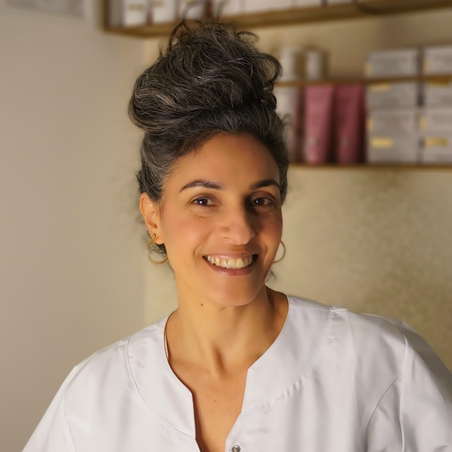 חדווה בכר קוסמטיקה: מומחיות פרא-רפואית, טכנולוגיית SHR ואיפור קב