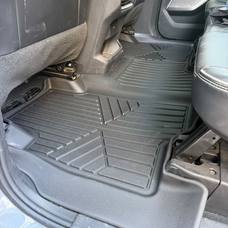 שטיחי אמבטיה לסילברדו חשמלית (Silverado EV) – מוצר חובה?
