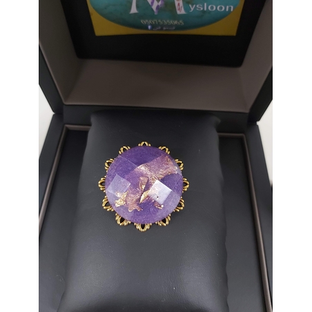 סיכה סגולה עגולה