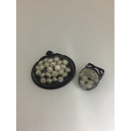 פנינה בשחור