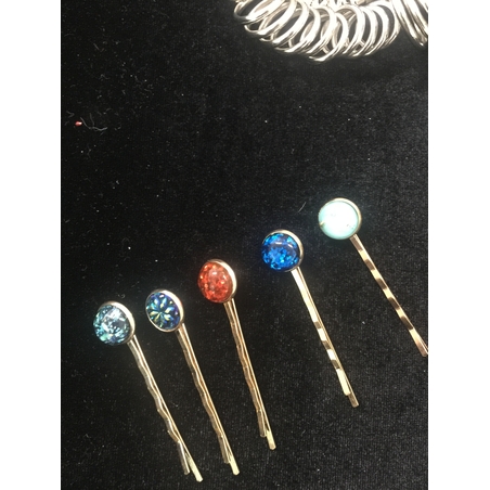 סיכות במגוון צבעים