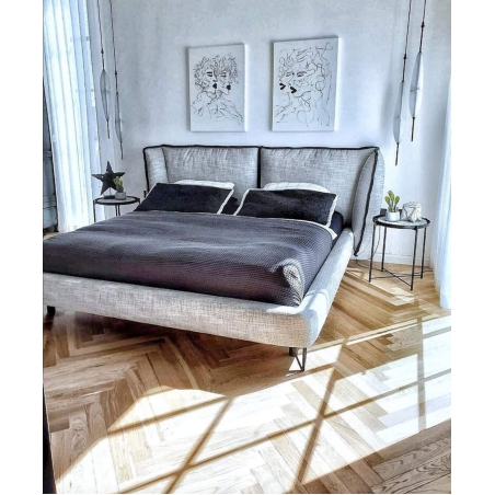 מיטה מרופדת דגם כרמל