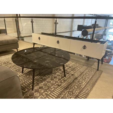 מזנון ושולחן