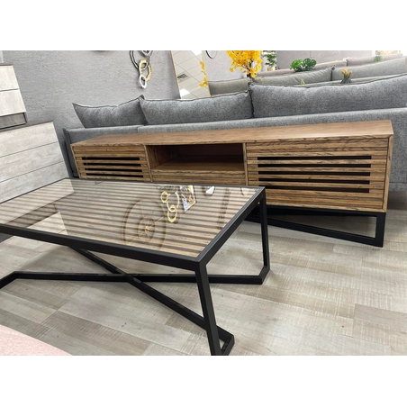 מזנון ושולחן