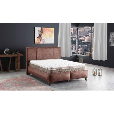 מיטה מרופדת בארי