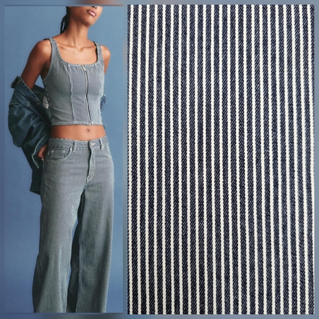 אריג גינס פסים דקים על רקע כחול כהה