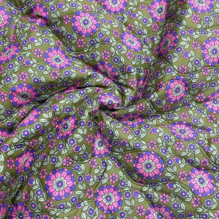 אריג קווילט דו צדדי דפוס מנדלות קטנות גווני ירוק סגול